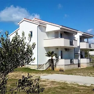  Apartman Anzotika